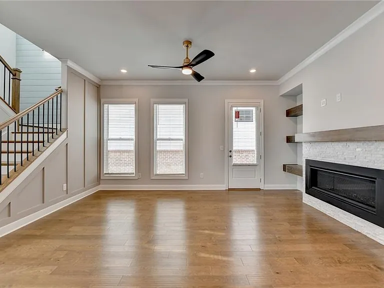 4536 Molder Dr — Photo 22