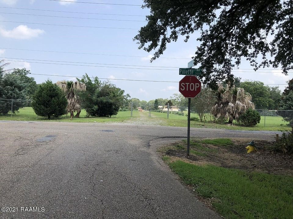 2nd image of 215 Pillette Rd