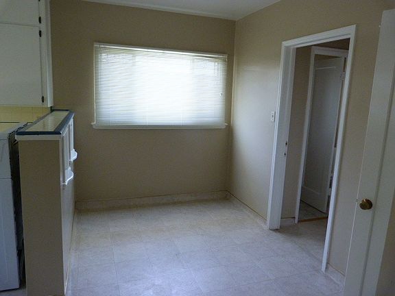 5th image of 515 W Floradora Ave
