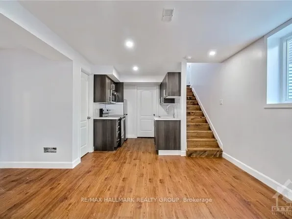 444B Charing Cross Way, Ottawa, ON K2J 5X9