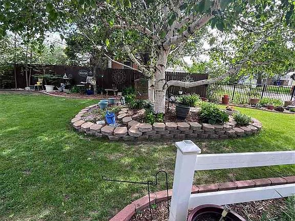 3rd image of 1211 Arthur Ln