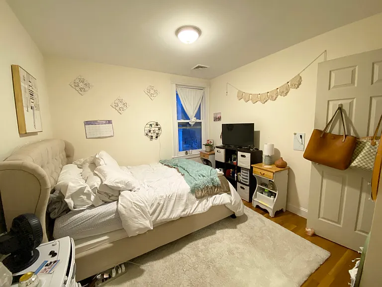 5 Oswald St #3L — Photo 4