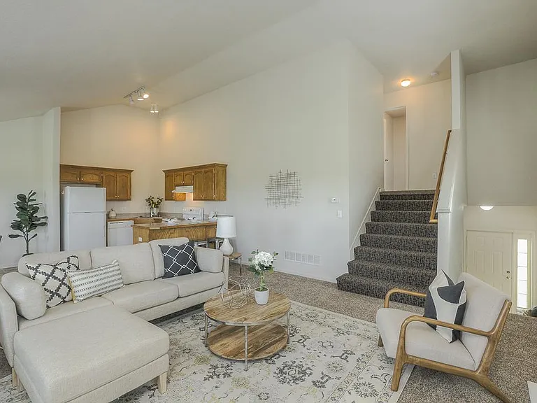 Willow Chase Twin Homes — Photo 39