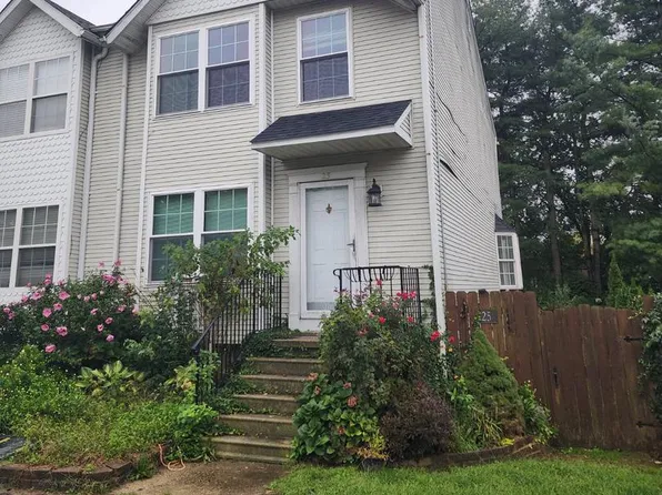 25 Victoria Blvd, Newark, DE 19702