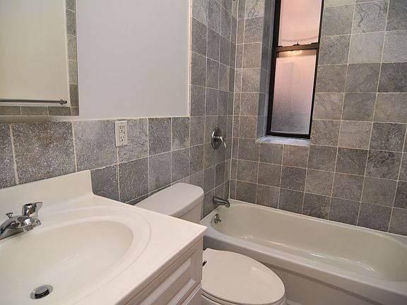 3rd image of 76 Pinehurst Ave #5A