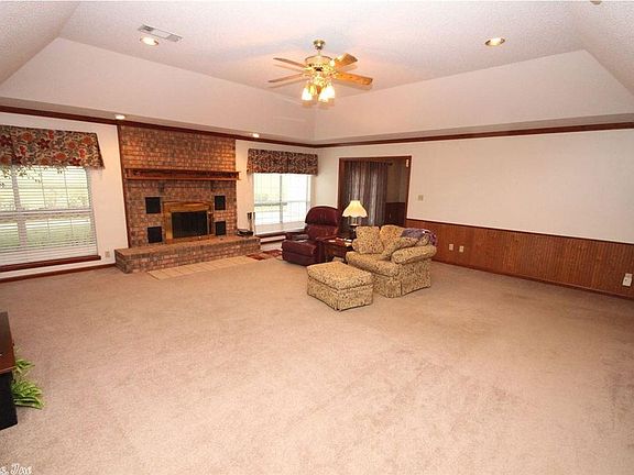 Large living room 22x 24