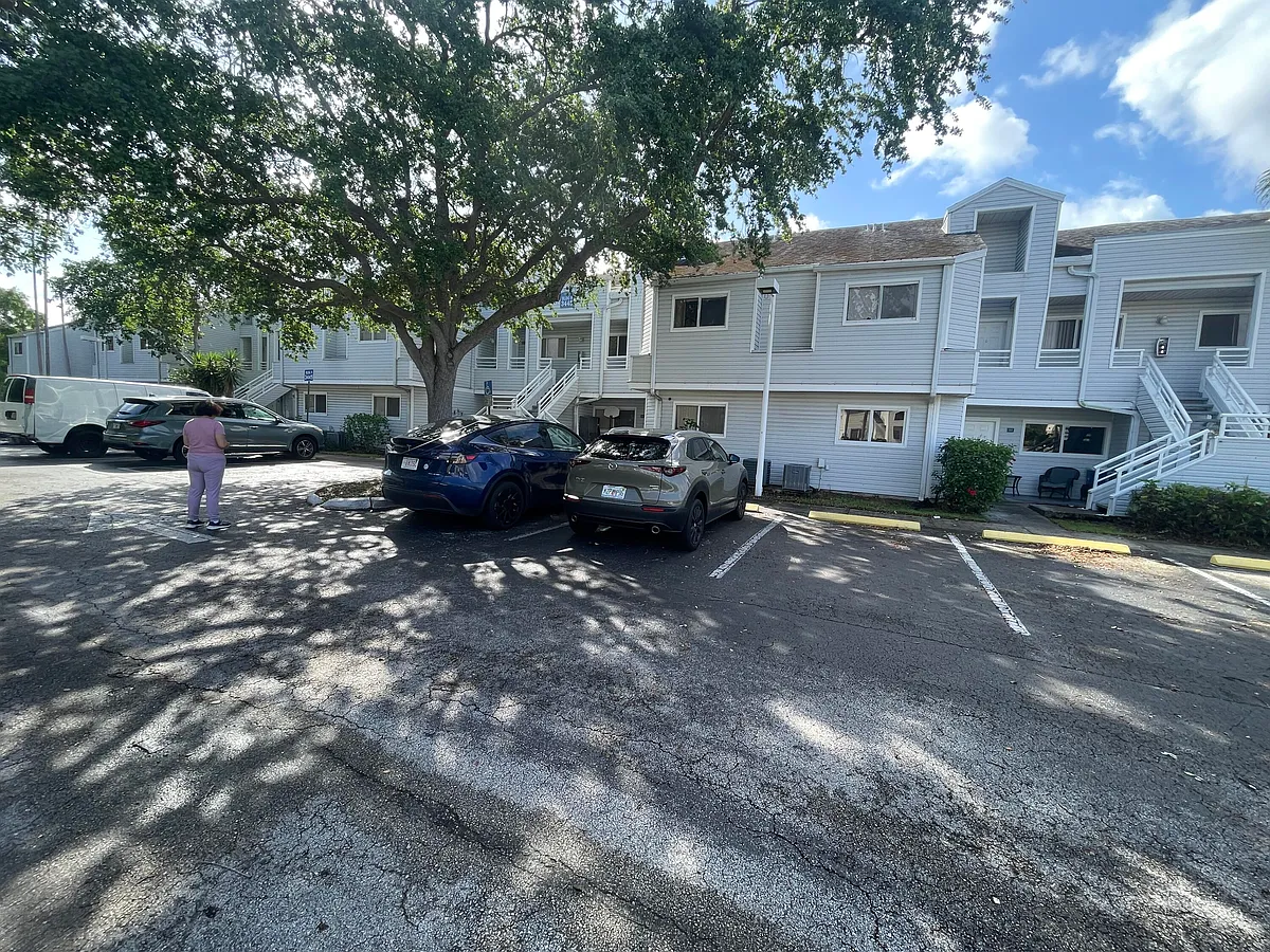 Building Photo - 3445 NW 44th St #206