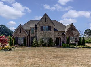 8985 Hollybrook Ln S, Germantown, TN 38138