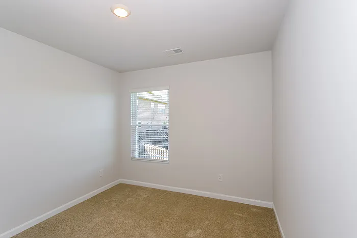 2027 River Park Cir — Photo 10