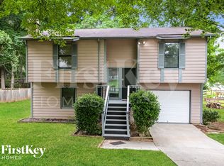 652 Sunfield Dr NW, Lilburn, GA 30047
