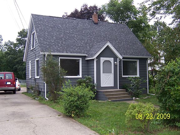 2nd image of 285 Oakmont