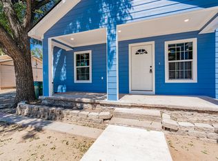 906 N Lamb St, Bowie, TX 76230
