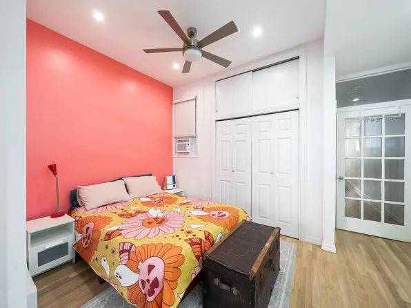 201 Pavonia Avenue image 13 of 21