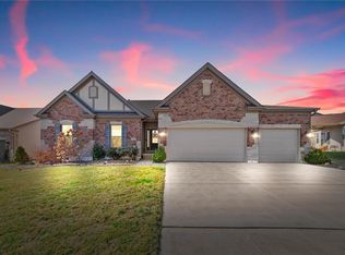 604 Ridgepointe Valley Ct, Lake Saint Louis, MO 63367