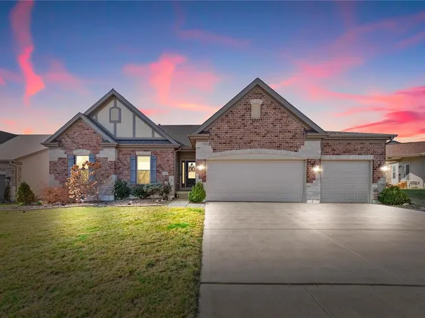 604 Ridgepointe Valley Ct, Lake Saint Louis, MO 63367