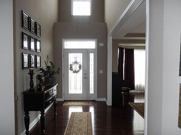 2nd image of 4989 Crooked River Ct