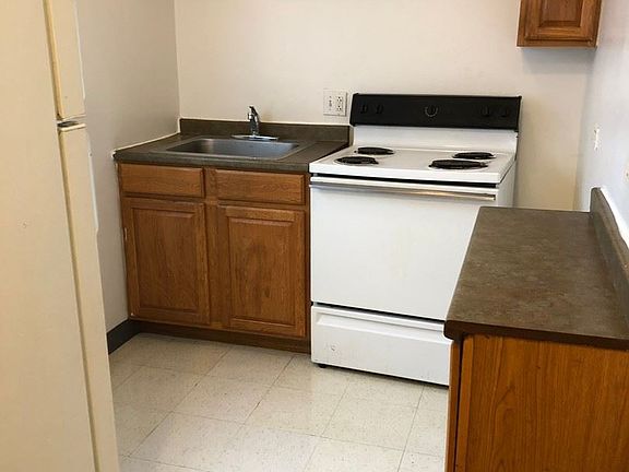 5th image of 542 N Pine Ave APT 203