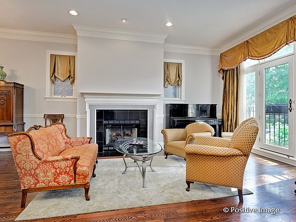 2nd image of 3425 N Seeley Ave #1
