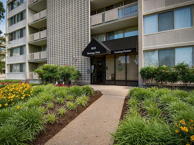 Heritage Park Apartments Leasing Entry