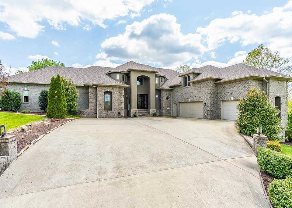 1st image of 100 Freybrook Dr