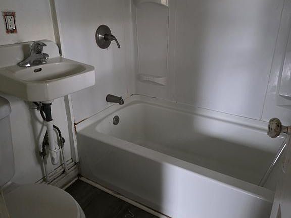 3rd image of 109 Guy Park Ave #2R