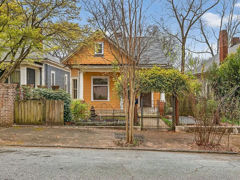 321 Orleans St SE — Photo 17