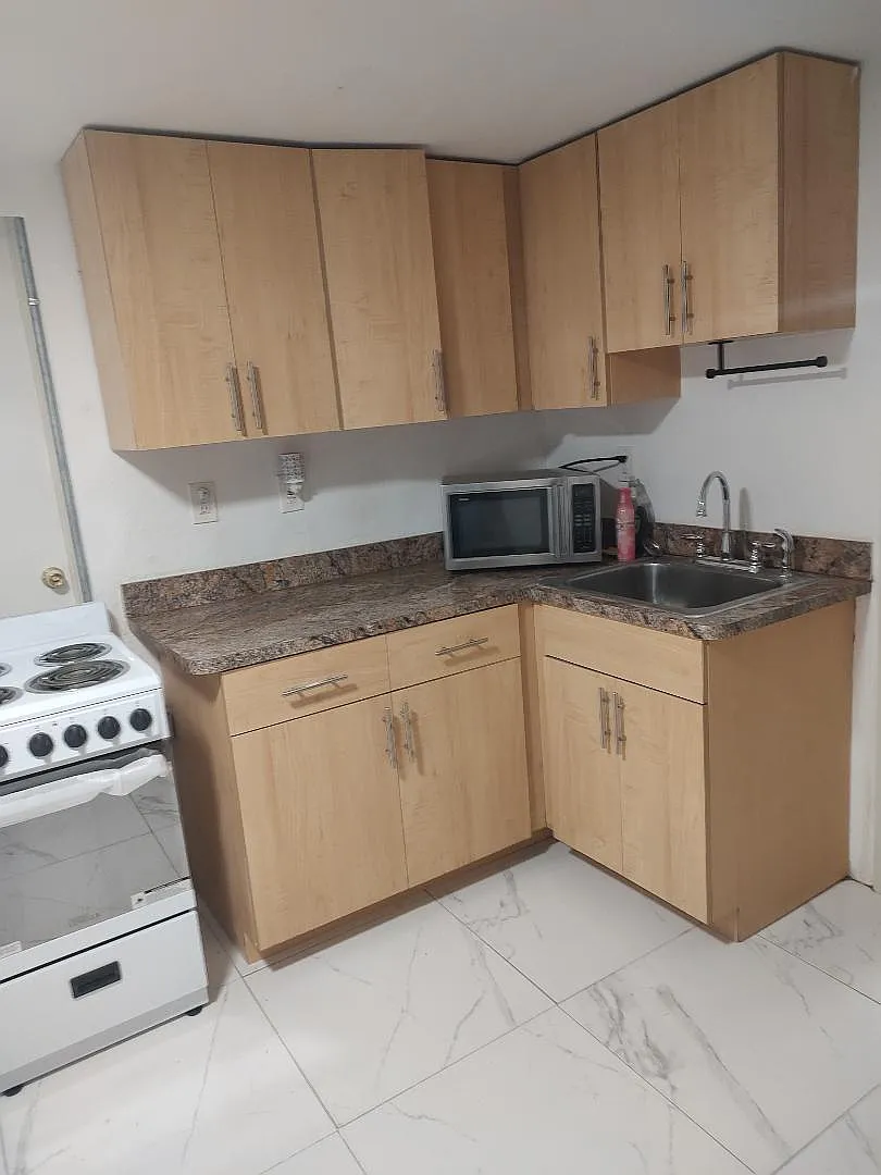 Studio, 500 sqft, $800 — Photo 2
