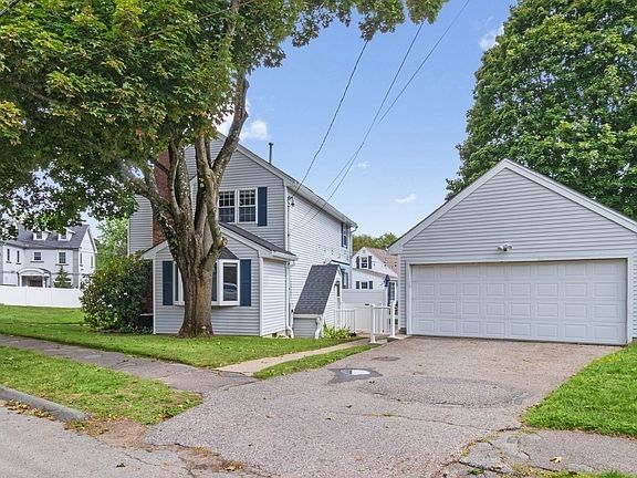3rd image of 22 Abbott Rd