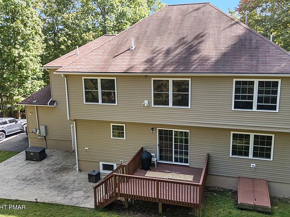 3rd image of 237 Footprint Rd