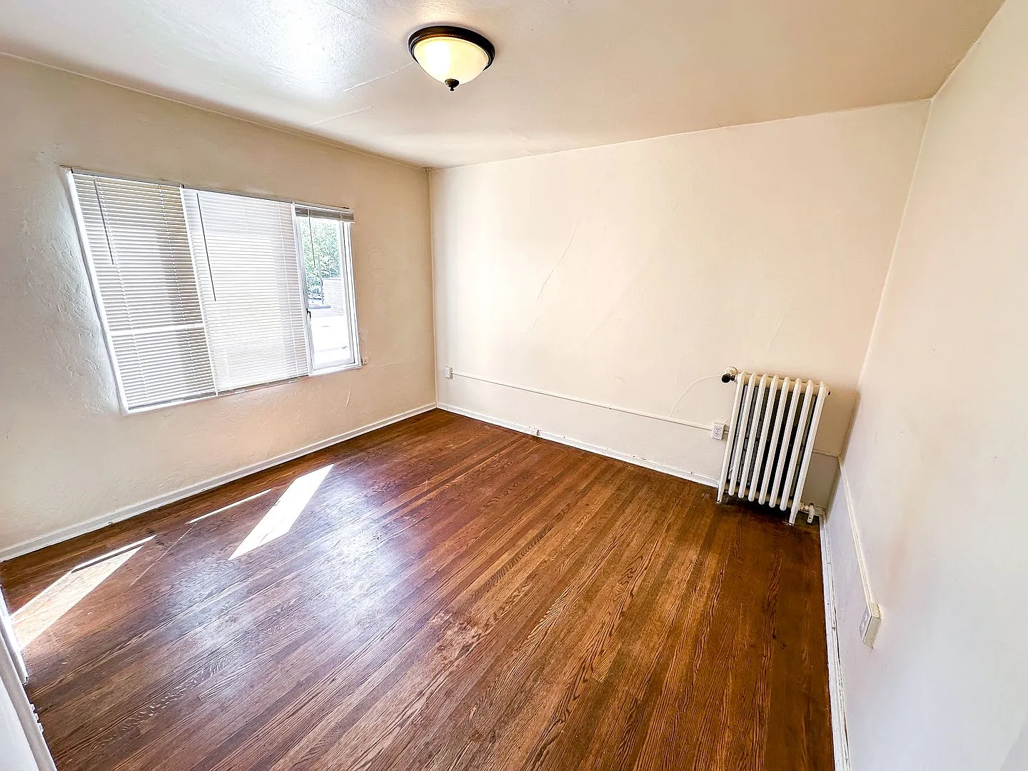 Serpentine Apartments — Photo 4