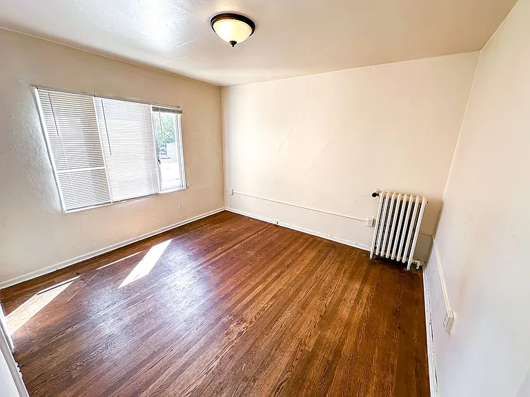 4515 Burke Ave N — Photo 10