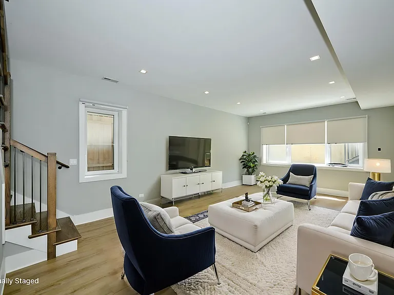 1338 W Cullerton St — Photo 13