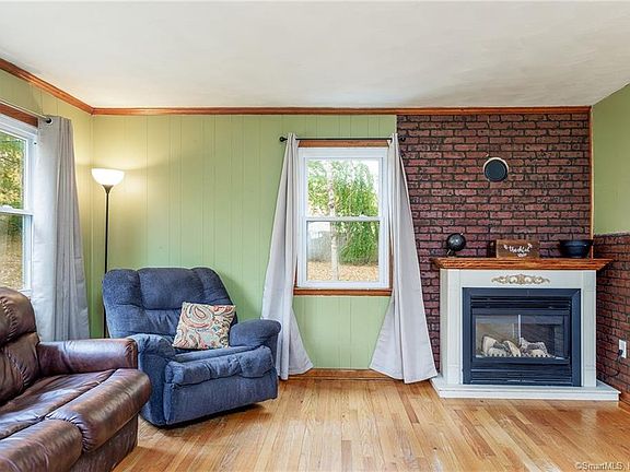 3rd image of 79 Darby Rd