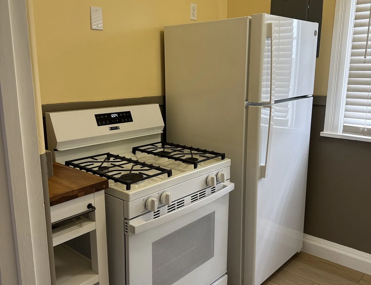 Studio, 800 sqft, $1,075 — Photo 2