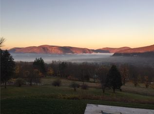 433 Lane Gate Rd, Cold Spring, NY 10516