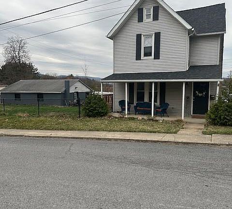 3rd image of 111 Underwood St