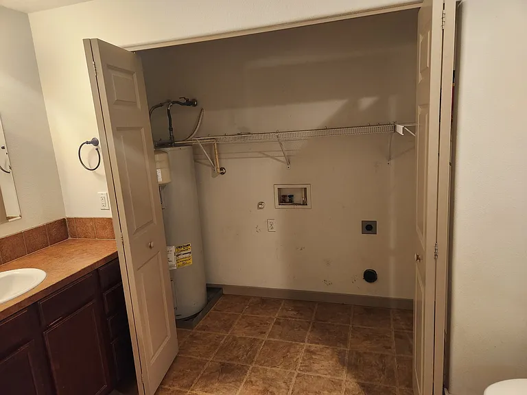 18928 River Woods Dr — Photo 2