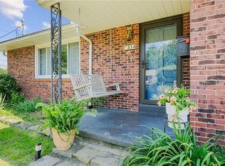 314 Eisenhower Dr, Natrona Heights, PA 15065