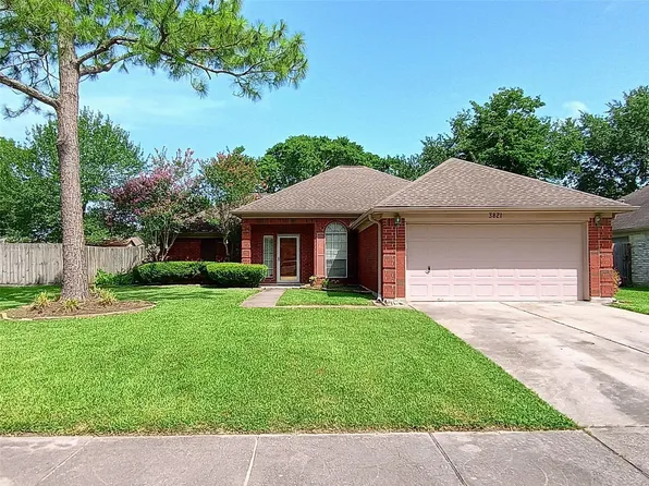3821 Pin Oak Dr N, Pearland, TX 77581