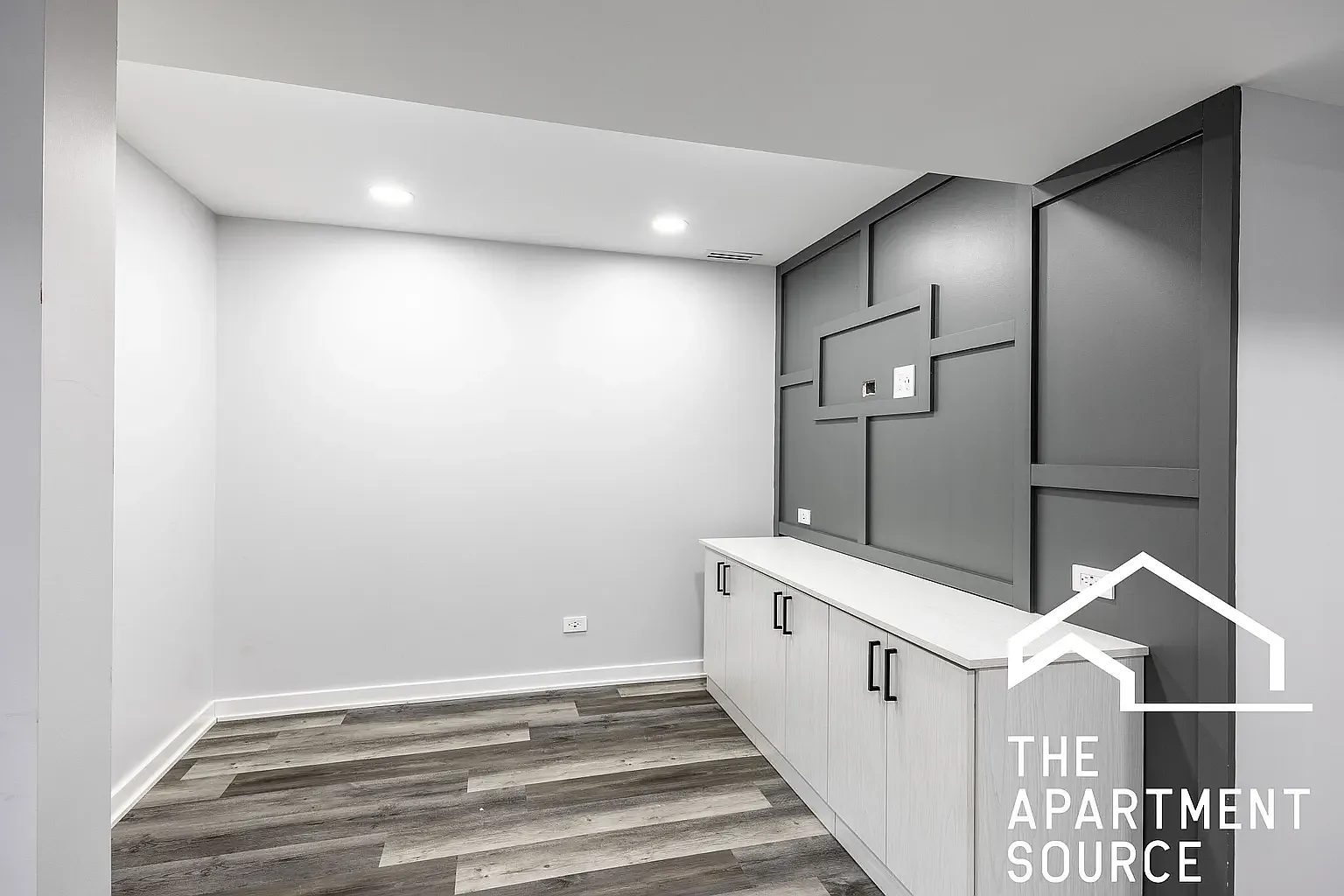 3 bed, 1000 sqft, $2,950 — Photo 2