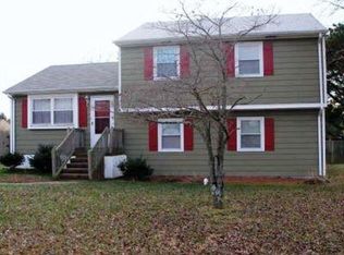 3914 Yorktown Dr, Hopewell, VA 23860