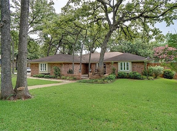 2nd image of 2905 Harvest Hill Dr