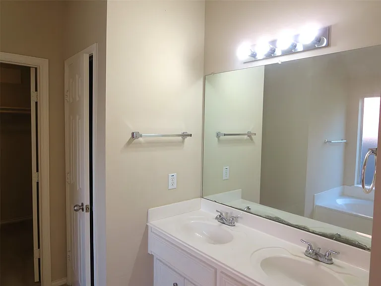 21710 Grand Hollow Ln — Photo 12