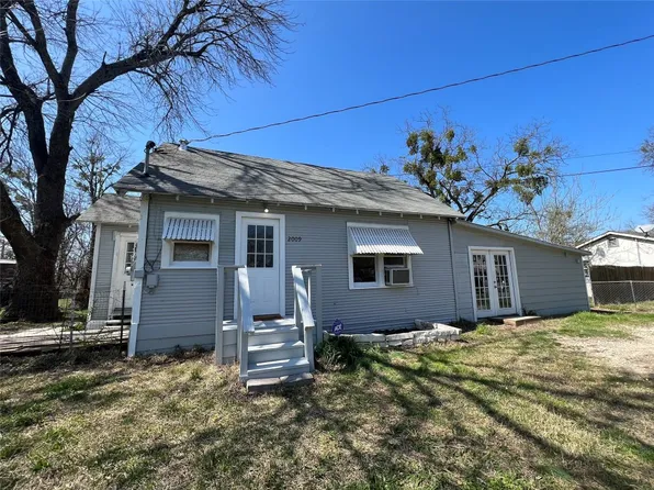 2009 Pecan St, Commerce, TX 75428