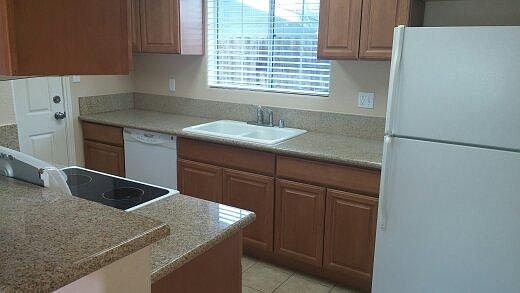 3rd image of 5317 Bellflower Way