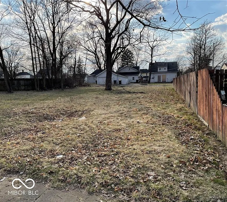 2319 Pearl St photo 1