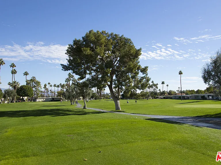 501 Desert Lakes Cir — Photo 3