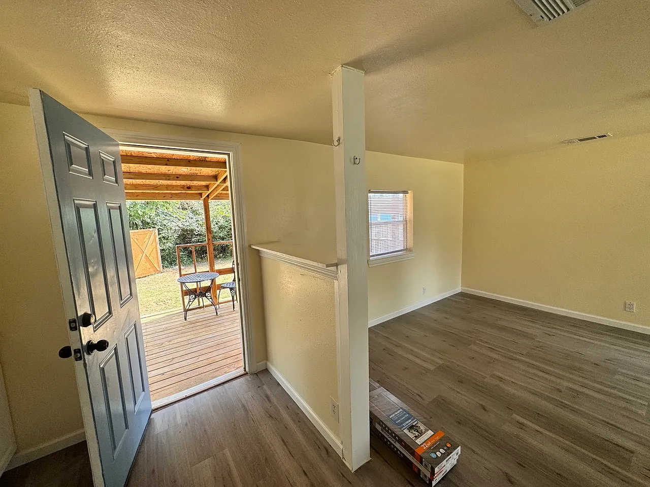 2 bed, 700 sqft, $1,200 — Photo 3