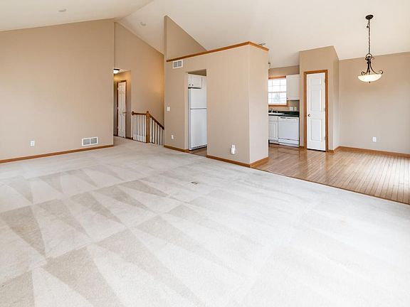 5th image of 7366 Windsor Dr N