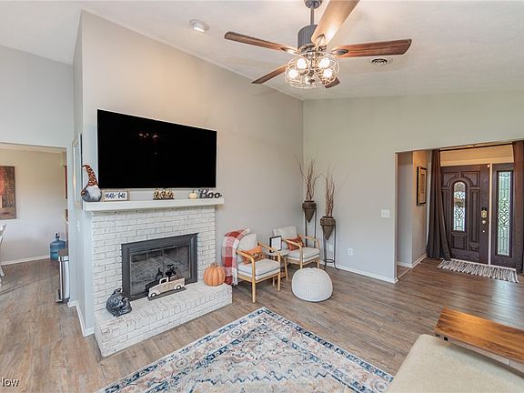 5th image of 4234 Berkeley Dr